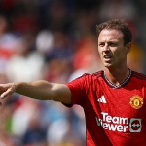 Jonny Evans: The Ultimate Veteran Defender of Manchester United!